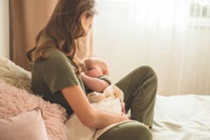 Combining breastfeeding and formula