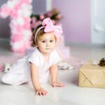when do babies crawl