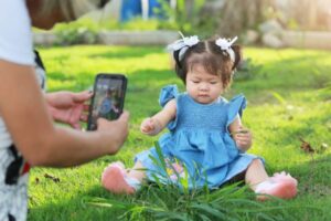 how to take monthly baby photos
