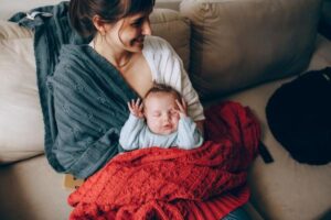 How to Burp a Newborn: Positions and Gentle Techniques