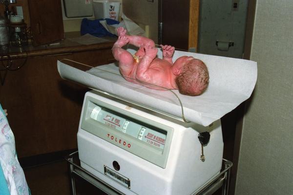 newborn weight loss first week